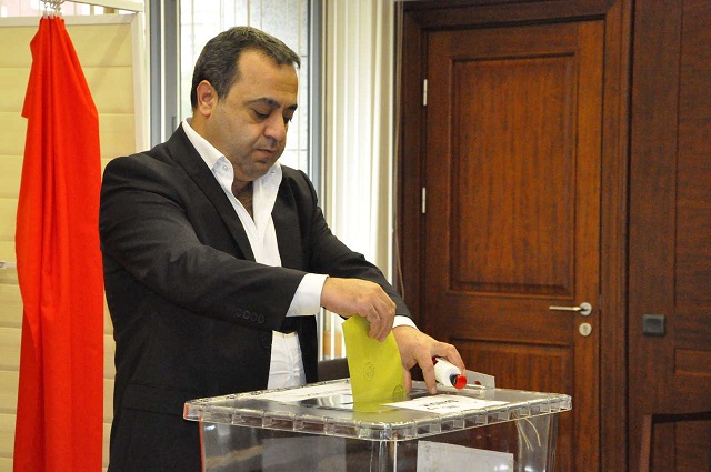 Граждане Турции в Азербайджане голосуют на повторных парламентских выборах - ФОТО